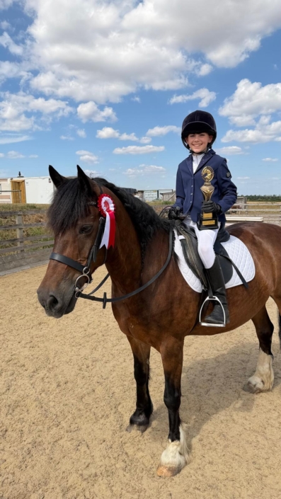 30-40cm Precision & Speed 1st Megan on Alfie