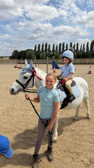 Clear Round 30cm Lara on Missy