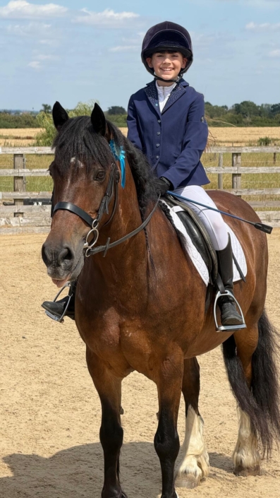 Clear Round 40cm Megan on Alfie