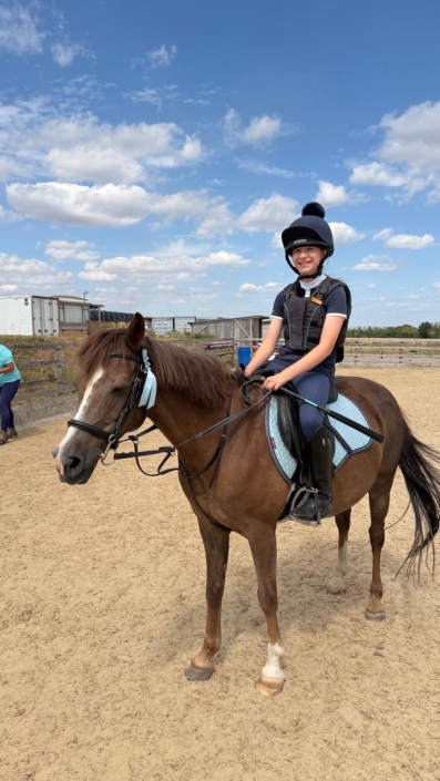 Clear Round 50cm Alice on Timmy